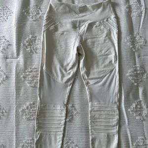 Born Primitive Peak Legging size Small